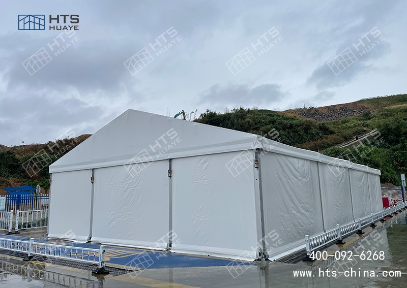 这座工业铝合金篷房用作仓储，由于沿？狗11级