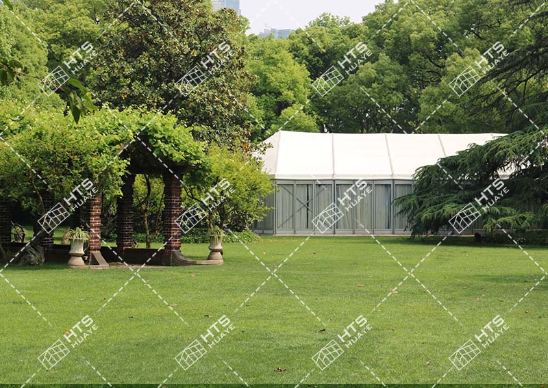 铝合金结构篷房在五星级酒店行业的利用，不是住宿，而是活动空间